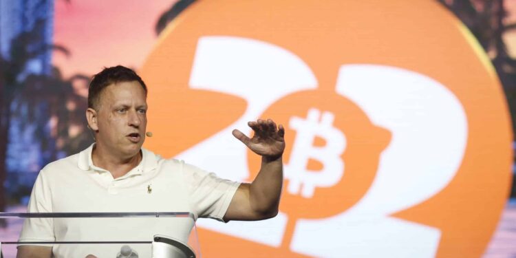 兩年前賣幣套現 18 億美元!Peter Thiel 去年又砸 2 億美元抄底 BTC 、 ETH