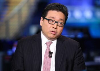 賣壓不斷也堅定看多！華爾街專家看好「比特幣下半年漲到 15 萬美元」