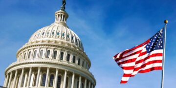 IMF 祭「緊箍咒」禁加碼比特幣！薩爾瓦多總統：照買不誤