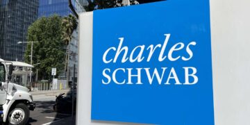 下一個重磅玩家登場！嘉信理財：「近期內」推出 BTC 、 ETH 現貨交易