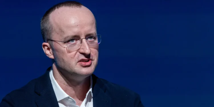 Crypto.com 創辦人砸 7 千萬美元買下「ai.com」！上線後大當機數小時