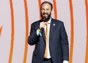 比特幣大咖的鐮刀:股價暴跌 99% 後反向收購,$NAKA 是如何收割散戶的?