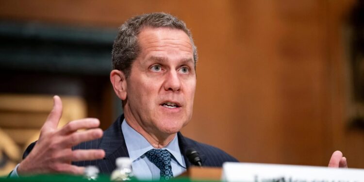 「私人貨幣失敗」恐重演！Fed 理事：穩定幣監管不能光靠立法