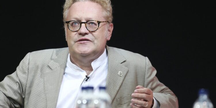 抄底再等等！「幣圈教父」開示：比特幣尚未觸底、突破「這數字」才能喊牛市