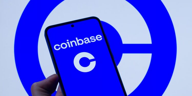 打造「全能交易所」！Coinbase 推出 AI 投顧、股票選擇權、 Pre-IPO 市場