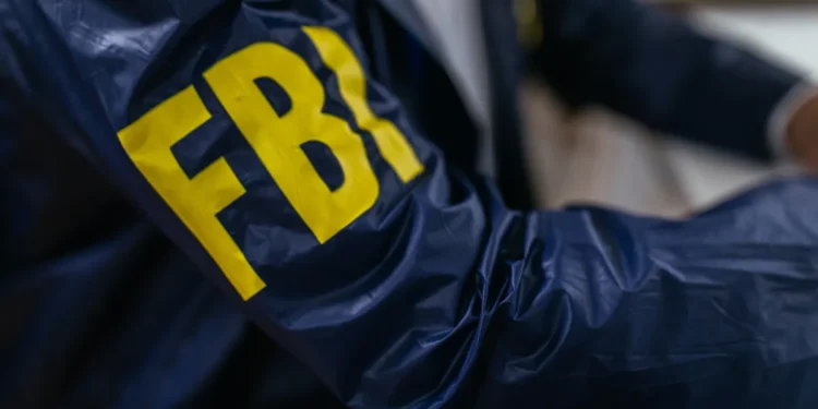 FBI 探員涉盜 100 萬美元加密幣，竟問 ChatGPT：怎麼花掉、是否跑路