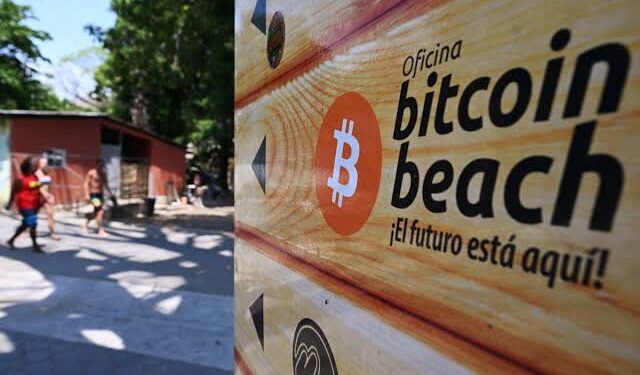 薩爾瓦多比特幣海灘退燒！餐廳整月僅收 1 筆 BTC，民間回歸傳統刷卡