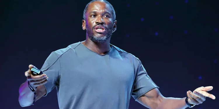 Arthur Hayes:比特幣 2030 年上看 100 萬美元,現階段增量資金首選 ETH